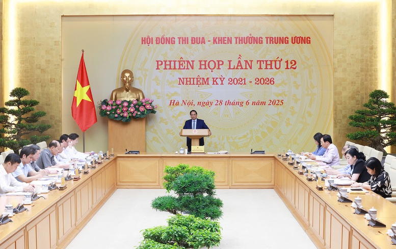 Hình ảnh 4 Thủ tướng nhấn mạnh, phong trào thi đua yêu nước và công tác thi đua – khen thưởng luôn gắn bó mật thiết, tác động qua lại với nhau, là một trong những sức mạnh nội sinh của dân tộc, của đất nước, là nhiệm vụ của cả hệ thống chính trị, của toàn dân dưới sự lãnh đạo của Đảng - Ảnh: VGP/Nhật Bắc