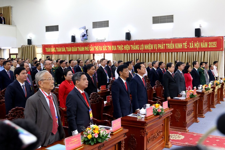 Chủ tịch Quốc hội Trần Thanh Mẫn dự Lễ công bố thành lập TP. Cần Thơ mới- Ảnh 1.