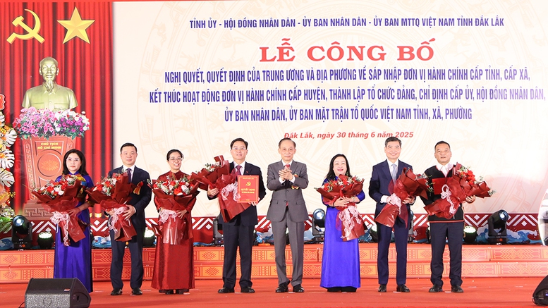 TỔNG THUẬT: Công bố nghị quyết, quyết định sáp nhập đơn vị hành chính, chỉ định nhân sự trên cả nước- Ảnh 32.
