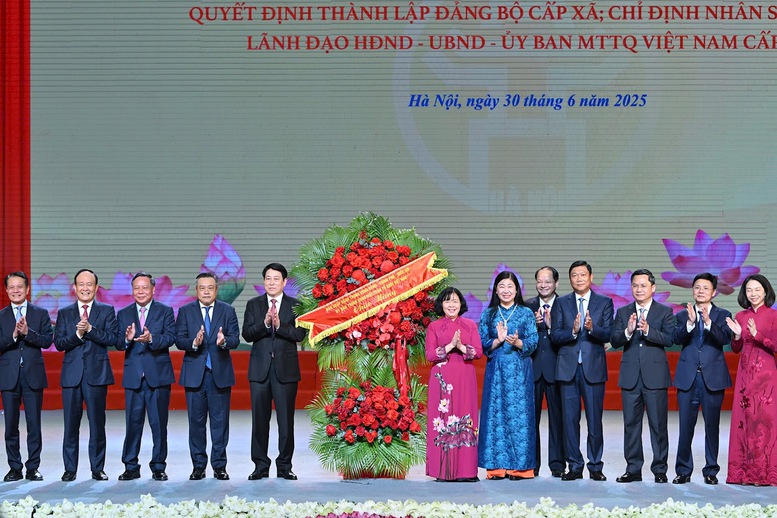 TỔNG THUẬT: Công bố nghị quyết, quyết định sáp nhập đơn vị hành chính, chỉ định nhân sự trên cả nước- Ảnh 6.
