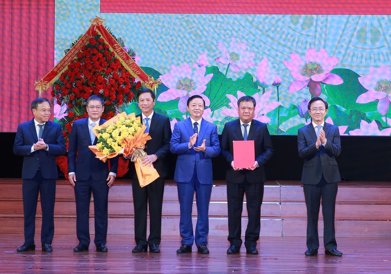 Quảng Trị sẽ vươn mình, phát triển rực rỡ cùng quê hương, đất nước- Ảnh 5.