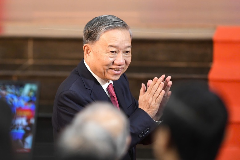 Toàn văn phát biểu của Tổng Bí thư Tô Lâm với nhân dân TPHCM và thông điệp gửi nhân dân cả nước- Ảnh 1. Toàn văn phát biểu của Tổng Bí thư Tô Lâm với nhân dân TPHCM và thông điệp gửi nhân dân cả nước- Ảnh 1.