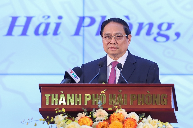 Thủ tướng: Hải Phòng (mới) gương mẫu, đi đầu xây dựng thành phố XHCN trong kỷ nguyên mới- Ảnh 10. Thủ tướng gửi gắm, mong đợi, chúc mừng Hải Phòng với 12 chữ: