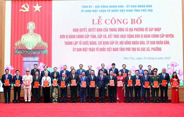 TỔNG THUẬT: Công bố nghị quyết, quyết định sáp nhập đơn vị hành chính, chỉ định nhân sự trên cả nước- Ảnh 28.