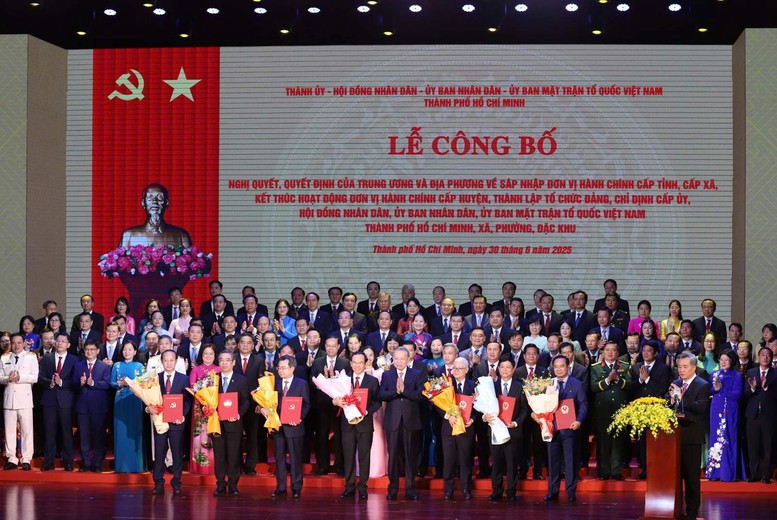 CẬP NHẬT LIÊN TỤC: Công bố nghị quyết, quyết định sáp nhập đơn vị hành chính, chỉ định nhân sự trên cả nước- Ảnh 3.