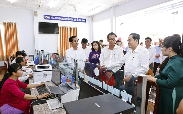 Chủ tịch Quốc hội Trần Thanh Mẫn khảo sát tại phường mới ở TP. Cần Thơ