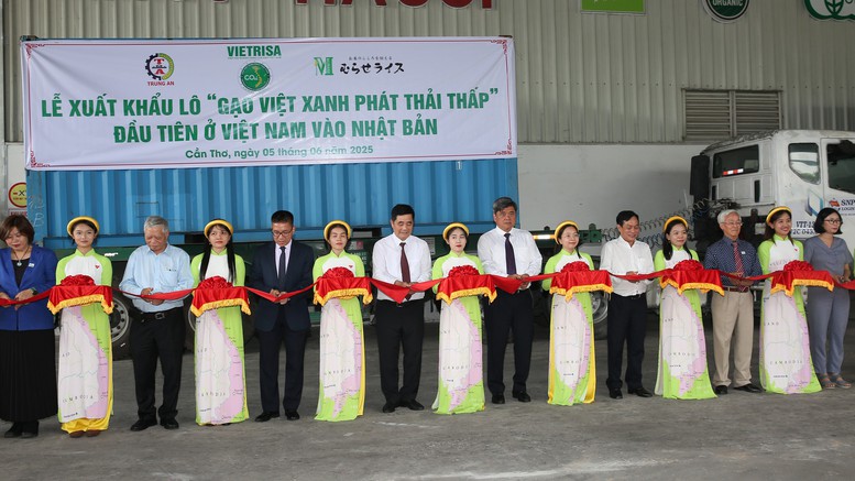 Xuất khẩu 'Gạo Việt xanh, phát thải thấp' đầu tiên sang Nhật Bản- Ảnh 1.