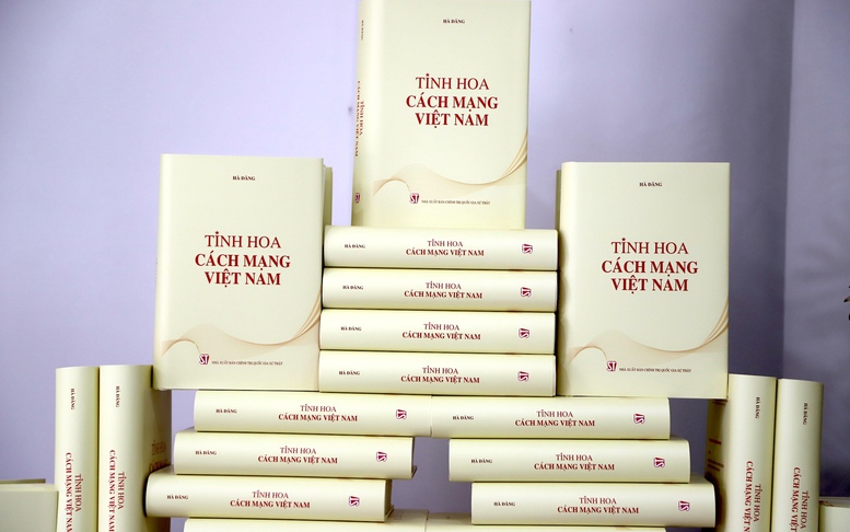 Ra mắt cuốn sách ‘Tinh hoa cách mạng Việt Nam’ của nhà báo lão thành Hà Đăng