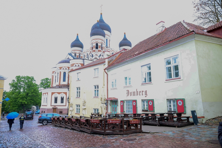 Thủ tướng thăm cảng biển hàng đầu vùng Baltic và tìm hiểu kinh nghiệm phát huy giá trị di sản ở Estonia- Ảnh 14. Thành phố Tallinn rất chú trọng công tác bảo tồn khu phố cổ. Các công trình được sửa chữa và trùng tu theo nguyên tắc giữ nguyên vật liệu và kỹ thuật truyền thống - Ảnh: VGP/Nhật Bắc