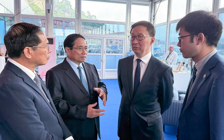 Thủ tướng Phạm Minh Chính gặp Phó Chủ tịch Trung Quốc Hàn Chính
