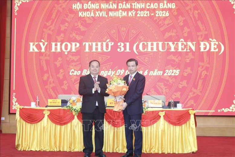 Cao Bằng: Công bố chuẩn y hai Phó Bí thư Tỉnh ủy, bầu Chủ tịch HĐND và Chủ tịch UBND tỉnh mới- Ảnh 4.