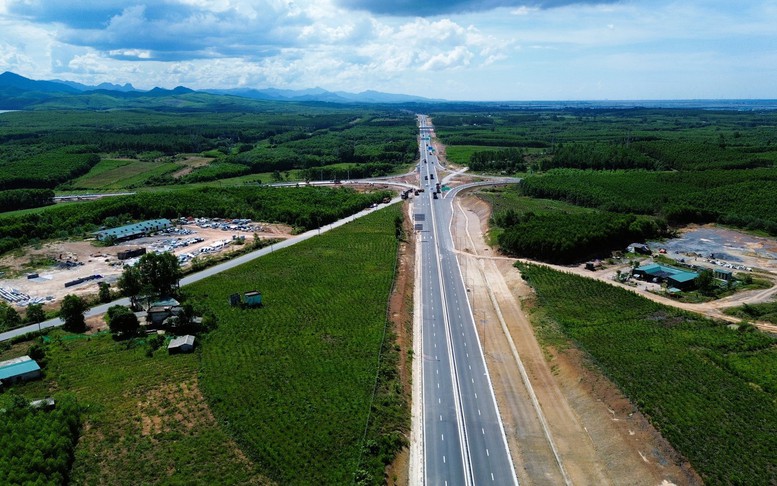 Cao tốc Vạn Ninh - Cam Lộ sẵn sàng thông xe vào ngày 19/8