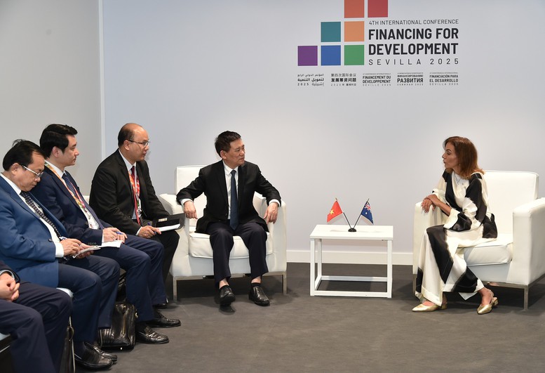 Phó Thủ tướng Hồ Đức Phớc tiếp Bộ trưởng Doanh nghiệp nhỏ, Phát triển quốc tế và các vấn đề đa văn hóa Australia- Ảnh 1.