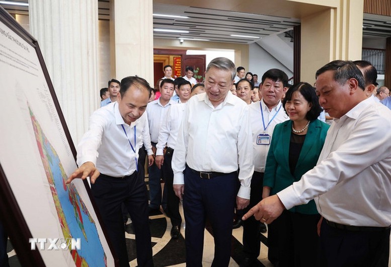 Tổng Bí thư Tô Lâm: Phải chuyển từ tư duy hành chính sang tư duy phục vụ- Ảnh 2.