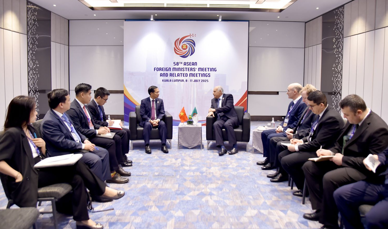 Bộ trưởng Ngoại giao Trung Quốc chúc mừng Việt Nam triển khai thành công cuộc cách mạng tinh gọn bộ máy- Ảnh 3.