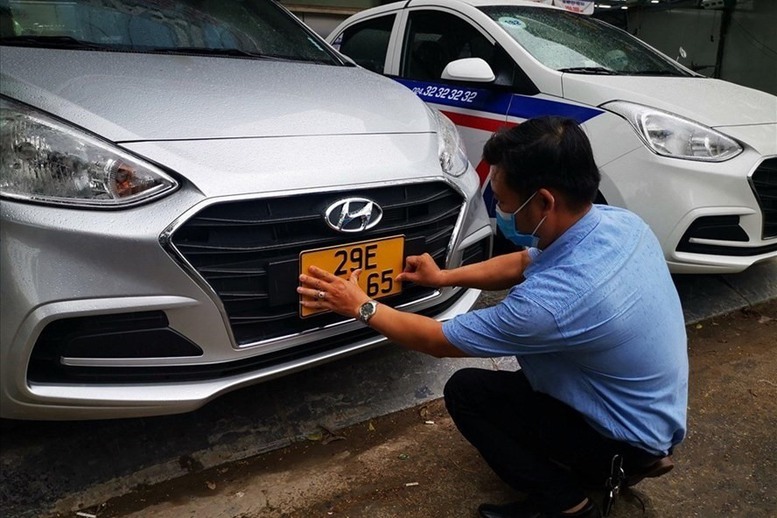 Tháo gỡ khó khăn cho chủ xe kinh doanh vận tải chưa đổi biển vàng- Ảnh 1.