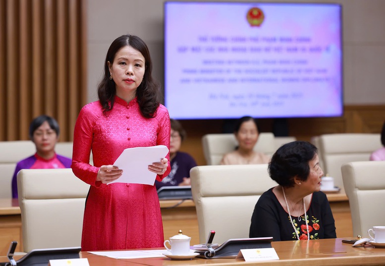 Thủ tướng Phạm Minh Chính gặp mặt các nhà ngoại giao nữ Việt Nam và quốc tế- Ảnh 3.