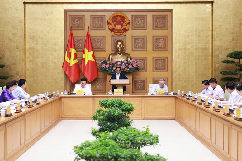 Thủ tướng chủ trì cuộc họp về các tài liệu của Tiểu ban Kinh tế-xã hội Đại hội XIV- Ảnh 2.