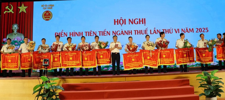 Ngành Thuế bứt phá mạnh mẽ: Vượt thu, siết kỷ luật, tăng tốc chuyển đổi số- Ảnh 5.