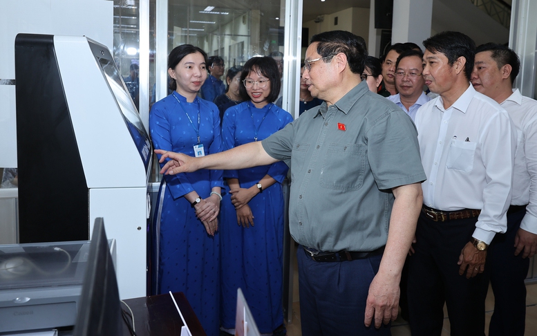Thủ tướng kiểm tra việc vận hành chính quyền 2 cấp tại phường Ninh Kiều (Cần Thơ)