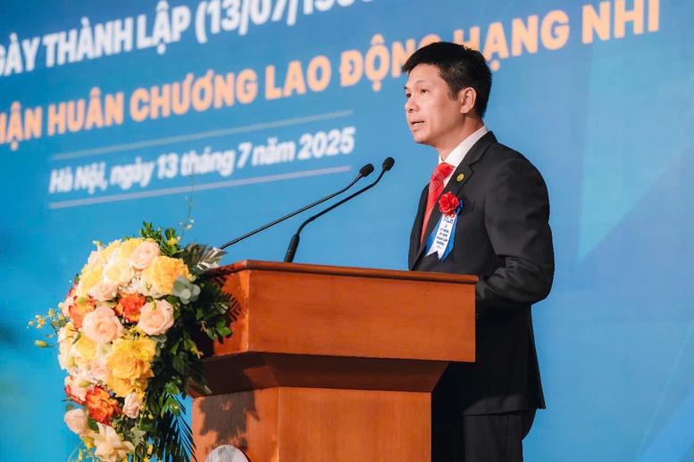Trường Quản trị và Kinh doanh (HSB) kỷ niệm 30 năm thành lập, đón nhận Huân chương Lao động hạng Nhì- Ảnh 4.