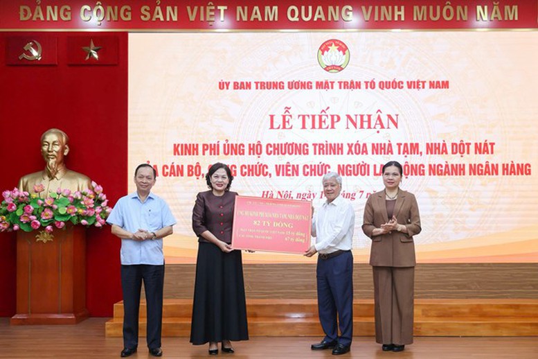 Ủy ban Trung ương MTTQ Việt Nam tiếp nhận kinh phí ủng hộ xóa nhà tạm, nhà dột nát- Ảnh 6.