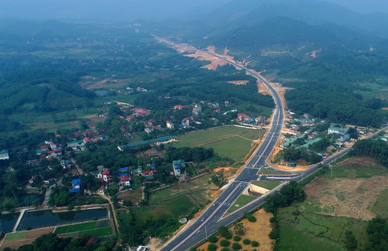 Dự kiến đầu tư hơn 22.000 tỉ đồng mở tuyến cao tốc xuyên núi Tây Bắc- Ảnh 1.