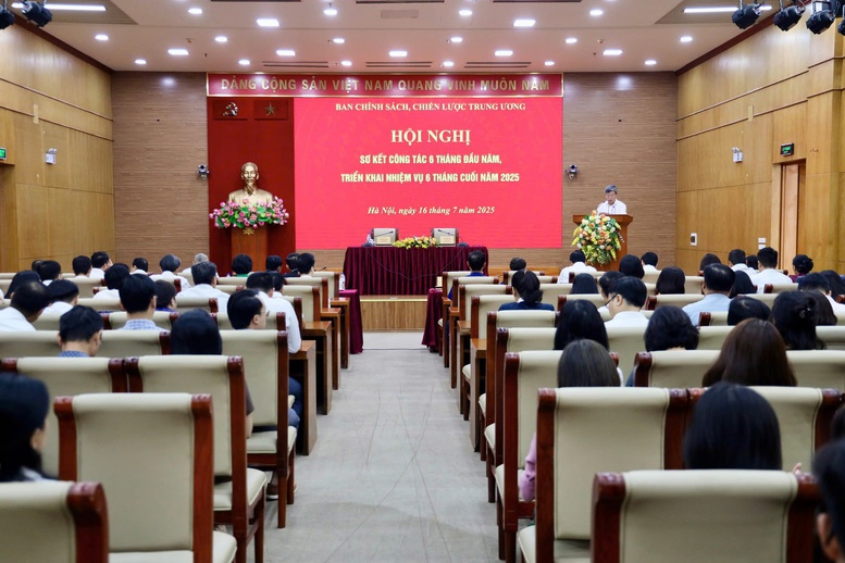Ban Chính sách, chiến lược Trung ương tiếp tục thể hiện vai trò tham mưu chiến lược hàng đầu của Đảng về KTXH- Ảnh 1.