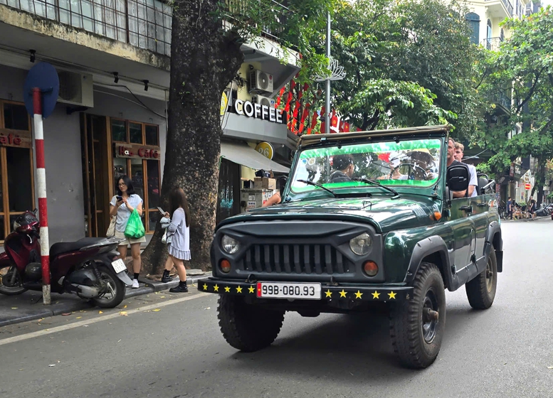 Rà soát, xử nghiêm xe Jeep, UAZ không đủ điều kiện chở khách - Ảnh 1.