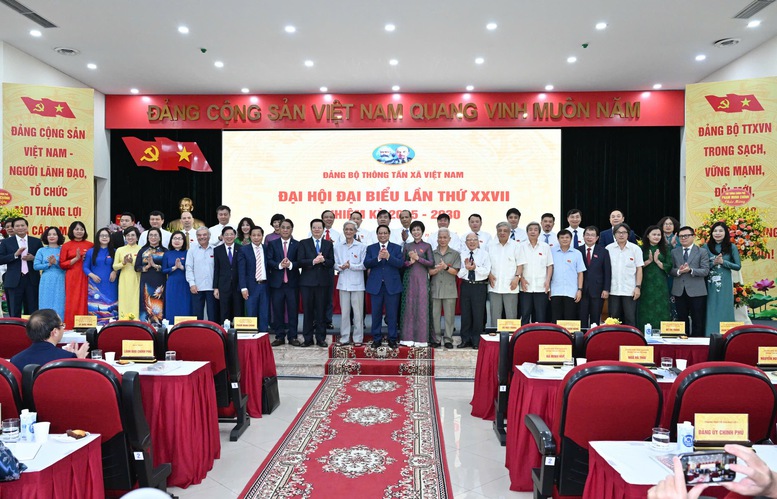 Thủ tướng: TTXVN phải tiên phong, gương mẫu, đi đầu trên mặt trận tư tưởng- Ảnh 7.