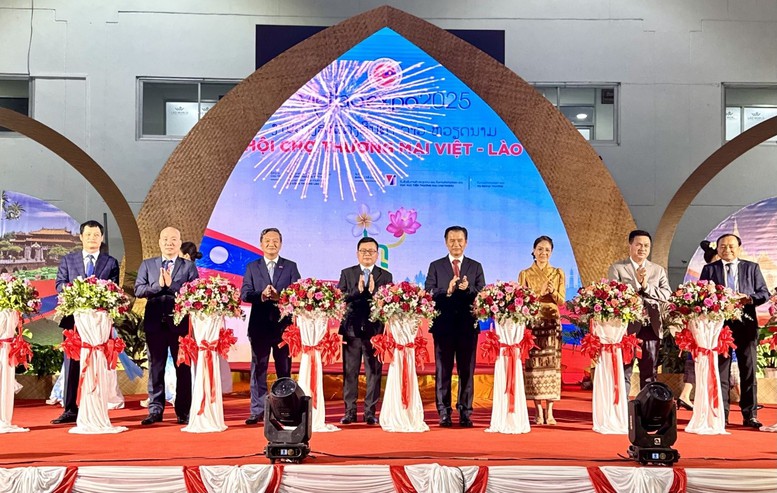 Mở rộng thị trường, quảng bá sản phẩm thế mạnh của hai nước Việt Nam, Lào- Ảnh 1.