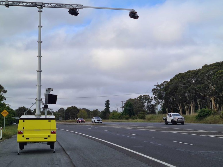 Australia sử dụng camera AI để phạt lái xe dùng điện thoại di động- Ảnh 1.