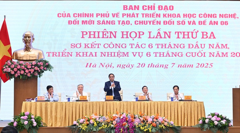 Thủ tướng: Đãi ngộ đặc biệt để thu hút tổng công trình sư, nhân tài khoa học công nghệ- Ảnh 1.