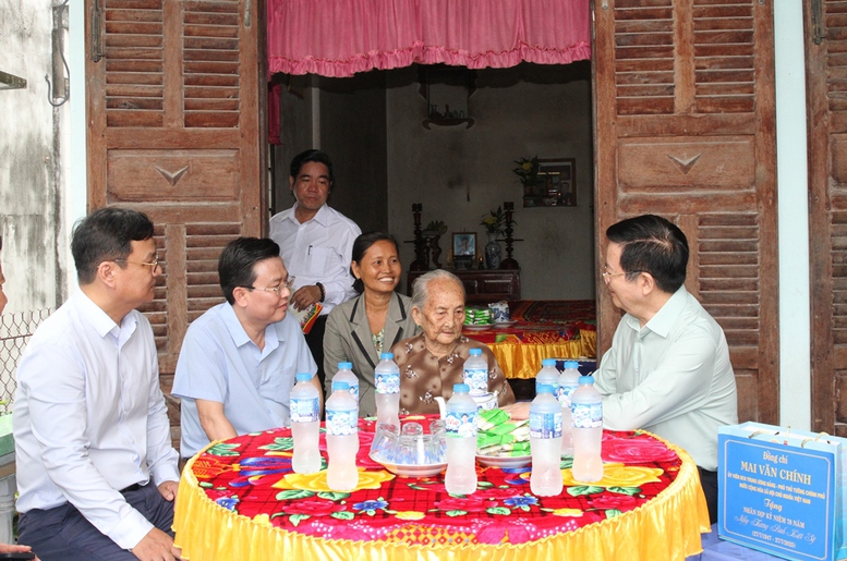 Phó Thủ tướng Mai Văn Chính thăm gia đình chính sách tại Tây Ninh- Ảnh 3.
