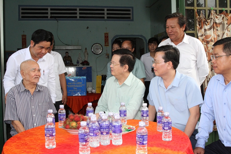 Phó Thủ tướng Mai Văn Chính thăm gia đình chính sách tại Tây Ninh- Ảnh 4.