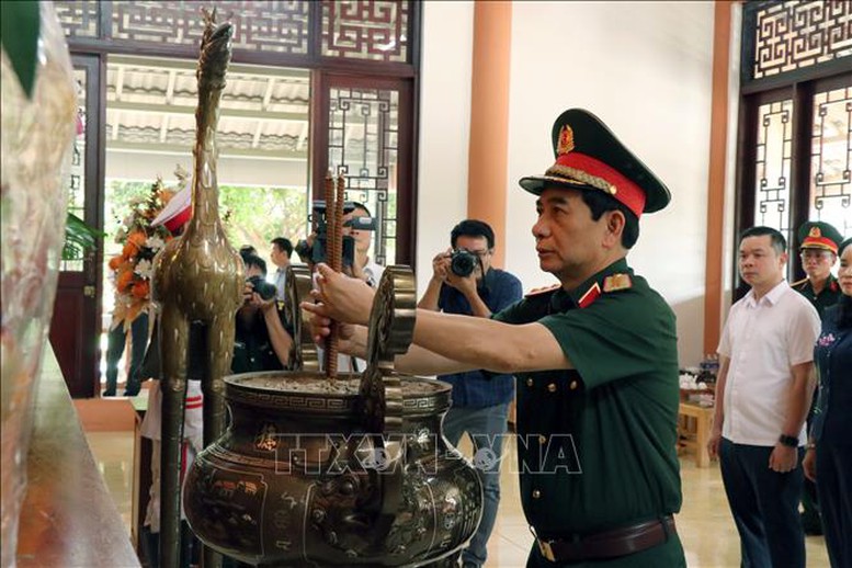Đoàn công tác của Trung ương thăm gia đình chính sách, người có công với cách mạng tại Hà Tĩnh, Đắk Lắk- Ảnh 6.