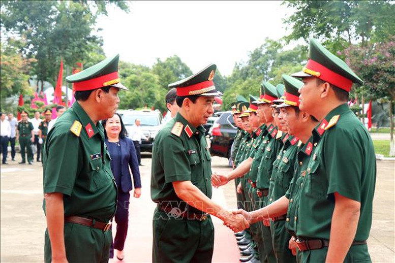 Đoàn công tác của Trung ương thăm gia đình chính sách, người có công với cách mạng tại Hà Tĩnh, Đắk Lắk- Ảnh 11.
