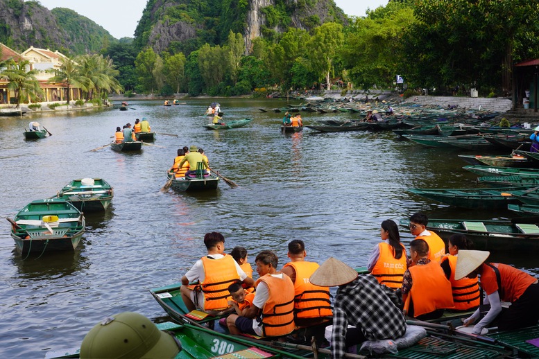 Ninh Bình chủ động bảo đảm an toàn cho khách du lịch trước mưa bão- Ảnh 2.