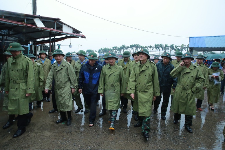 Phó Thủ tướng Trần Hồng Hà kiểm tra công tác phòng, chống bão số 3 tại Hải Phòng- Ảnh 2.