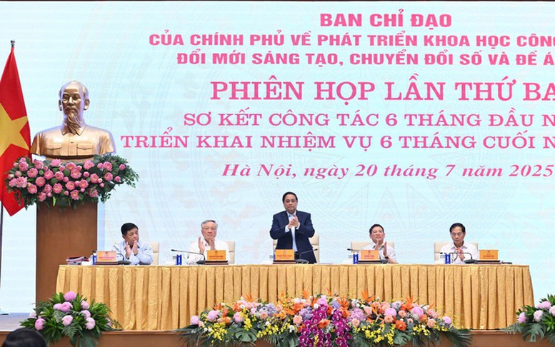 Thủ tướng chủ trì phiên họp BCĐ của Chính phủ về phát triển khoa học công nghệ, đổi mới sáng tạo, chuyển đổi số và Đề án 06