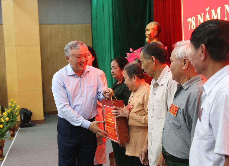 Đảng và Nhà nước luôn dành sự quan tâm đặc biệt trong chăm lo cho người có công, gia đình chính sách- Ảnh 3.