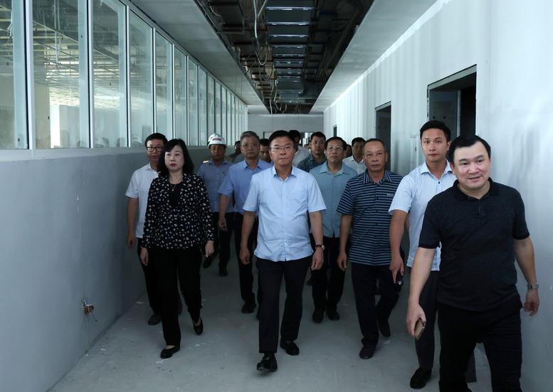 Trước ngày 30/11, đưa cơ sở 2 Bệnh viện Bạch Mai, Việt Đức vào sử dụng- Ảnh 1.