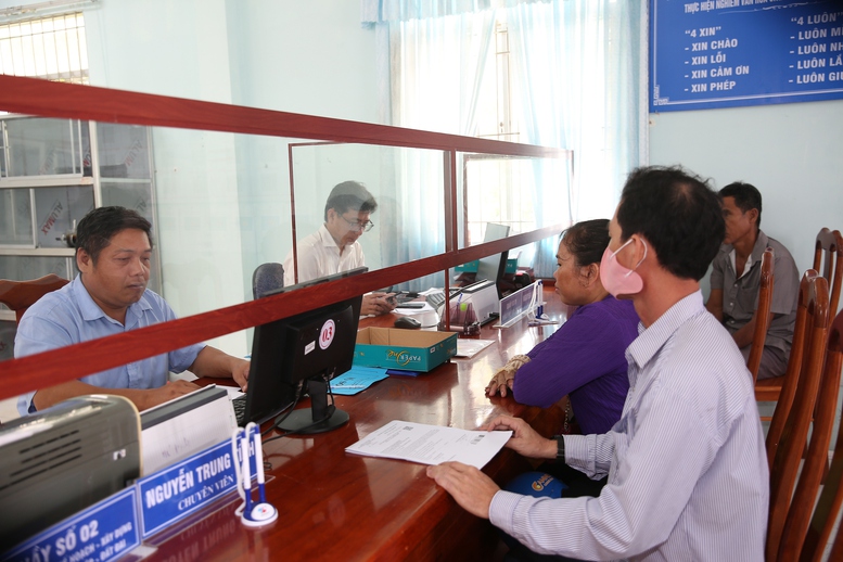 Khi xã, phường mới ở Cà Mau ‘vào guồng’ phục vụ nhân dân- Ảnh 1.