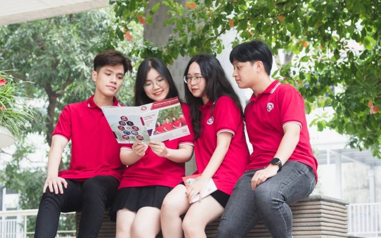 ĐIỂM SÀN 2025 và chênh lệch tổ hợp tại ĐH Ngoại thương