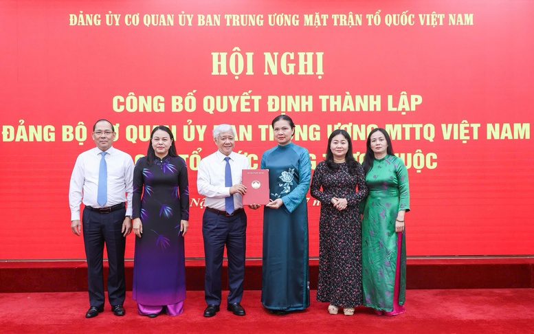 Công bố Quyết định thành lập Đảng bộ Cơ quan Ủy ban Trung ương MTTQ Việt Nam