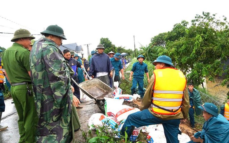 Đảm bảo an toàn đê điều ứng phó với lũ trên sông Cả