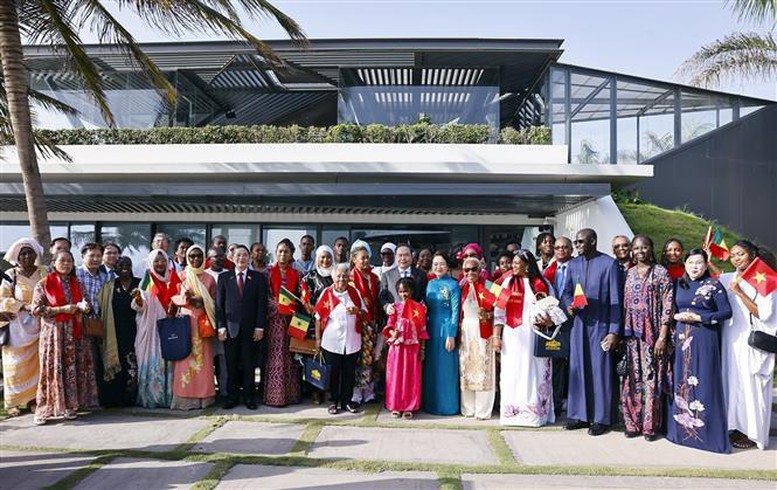 Chủ tịch Quốc hội Trần Thanh Mẫn gặp gỡ cộng đồng người Việt Nam tại Senegal- Ảnh 3.