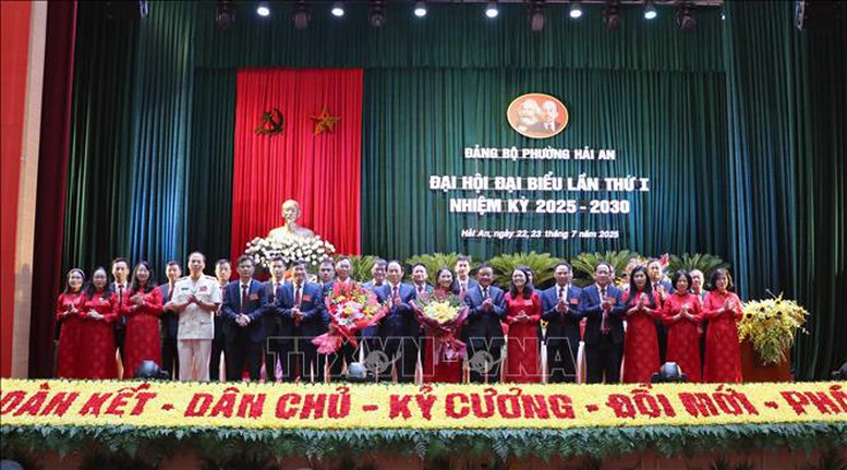 Thường trực Ban Bí thư Trần Cẩm Tú dự, chỉ đạo Đại hội Đảng bộ điểm cấp phường tại Hải Phòng- Ảnh 3.