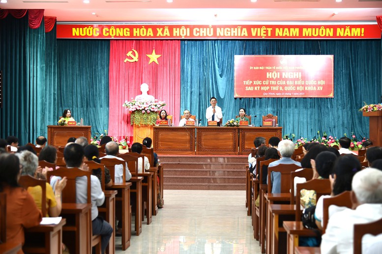 Phó Thủ tướng Hồ Đức Phớc tiếp xúc cử tri phường Quy Nhơn, Gia Lai- Ảnh 1.
