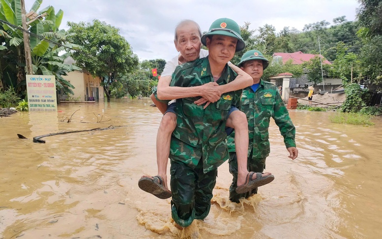 Mưa lũ nghiêm trọng chia cắt nhiều đồn biên phòng và xã biên giới Nghệ An